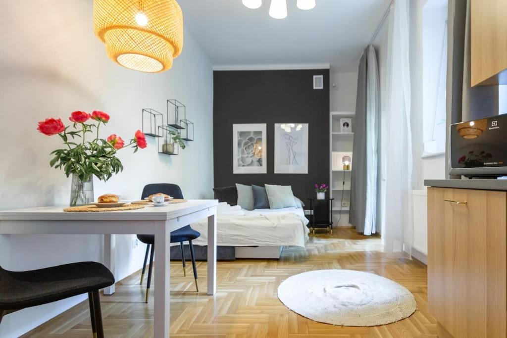May C Studio W/Balcony Krakow Dış mekan fotoğraf