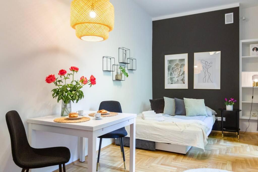 May C Studio W/Balcony Krakow Dış mekan fotoğraf