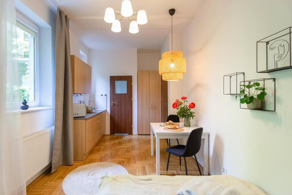 May C Studio W/Balcony Krakow Dış mekan fotoğraf