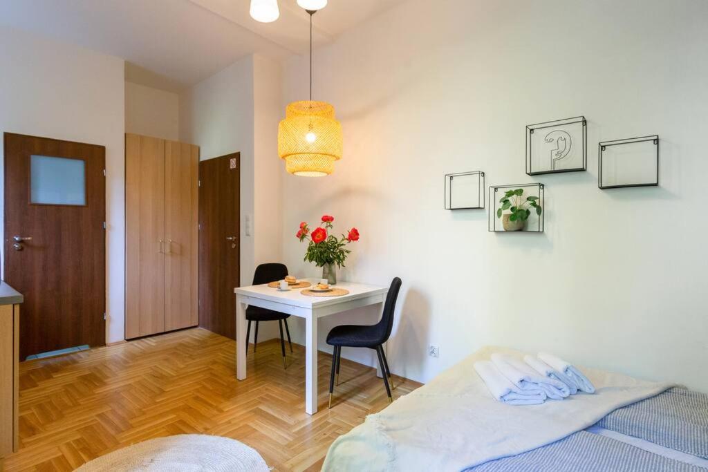 May C Studio W/Balcony Krakow Dış mekan fotoğraf